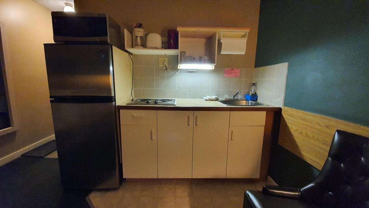 Sundre Motor Inn エクステリア 写真