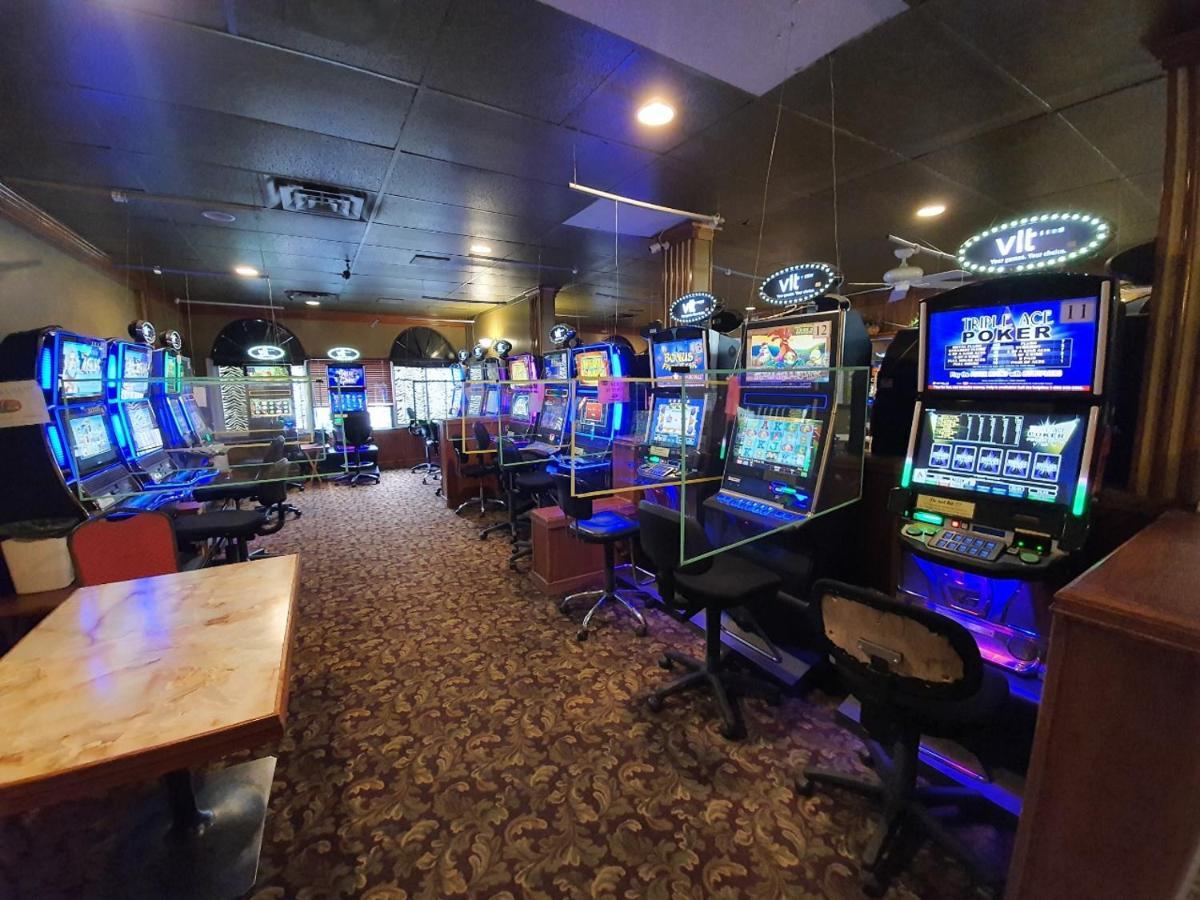 Sundre Motor Inn エクステリア 写真