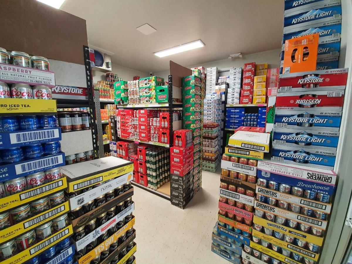 Sundre Motor Inn エクステリア 写真