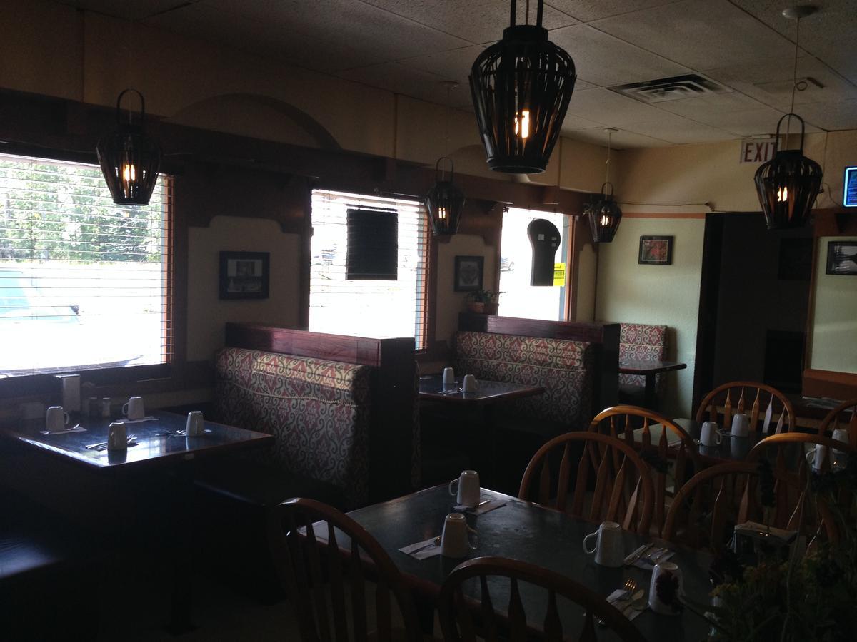 Sundre Motor Inn エクステリア 写真